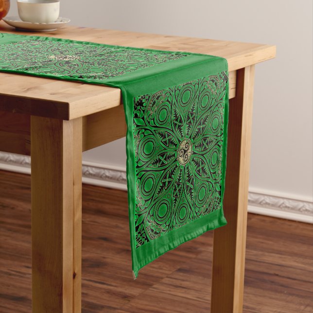 Chemin De Table Long Mandala vert de Kelly Triskele (In Situ)
