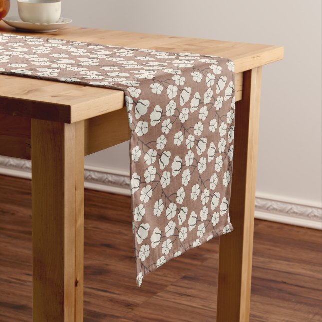 Chemin De Table Long Mocha Mousse - Fleur de coton (In Situ)