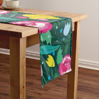 Chemin De Table Long Modèle floral avec bouquet coloré.