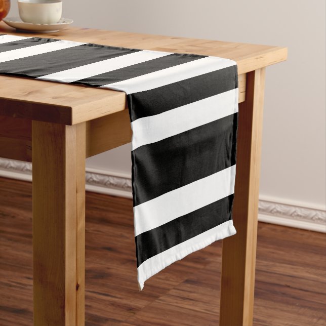 Chemin De Table Long Motif à rayures noires et blanches larges et audac (In Situ)