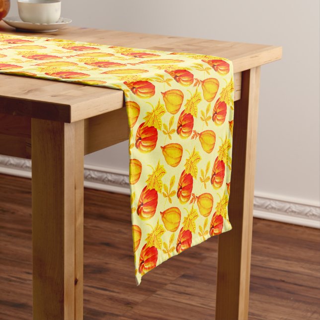 Chemin De Table Long Motif de récolte de citrouilles et de feuilles d'a (In Situ)