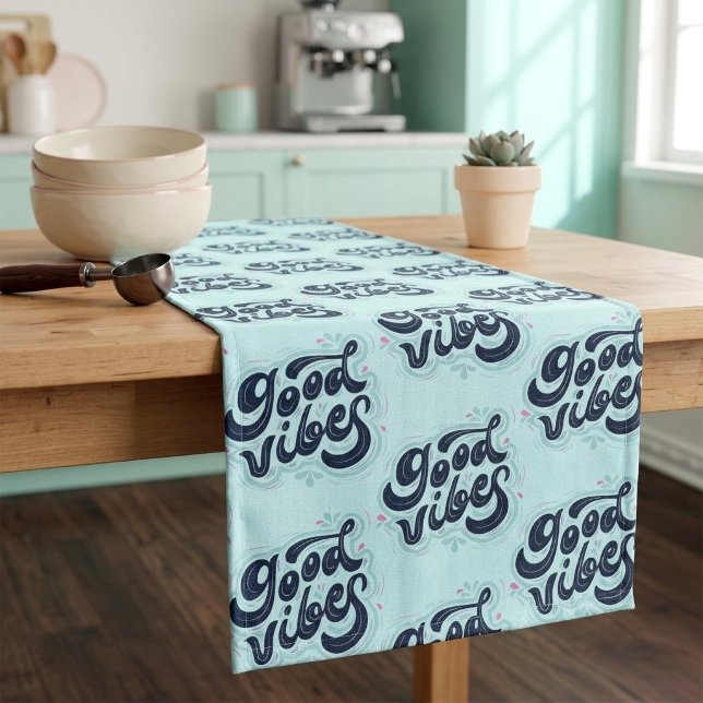 Chemin De Table Long Tapis de table long Good Vibes (Créateur téléchargé)