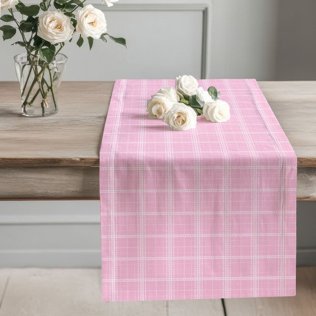 Chemin De Table Long Tartan rose pâle Coureur Table à manger moderne Co (Blush Pink Tartan Runner Modern Dining Table Setup)