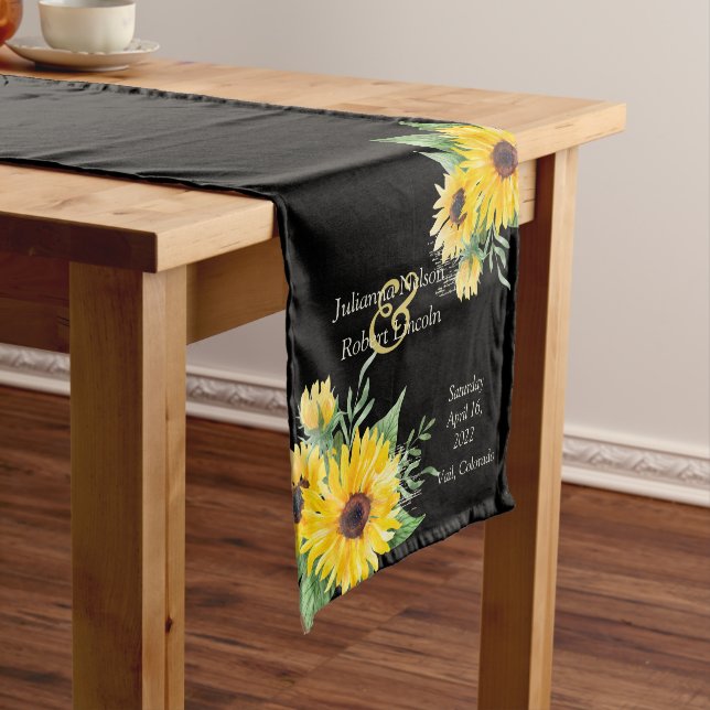 Chemin De Table Long Tournesols aquarelle sur mariage noir    (In Situ)
