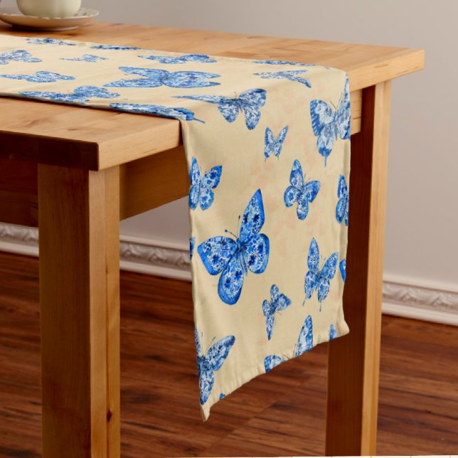 Chemin De Table Moyen Chinoiserie Rétro Papillons bleus Blush Ivor (Créateur téléchargé)