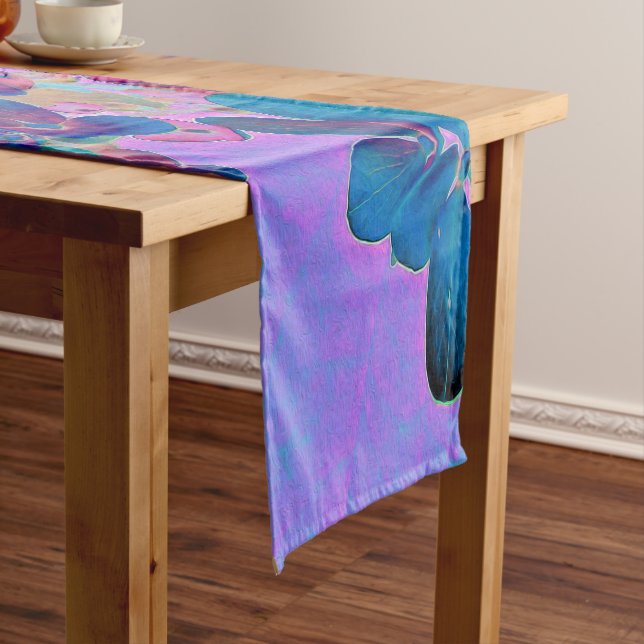 Chemin De Table Moyen Élégant bleu foncé et lumière magenta Hydrangea (In Situ)