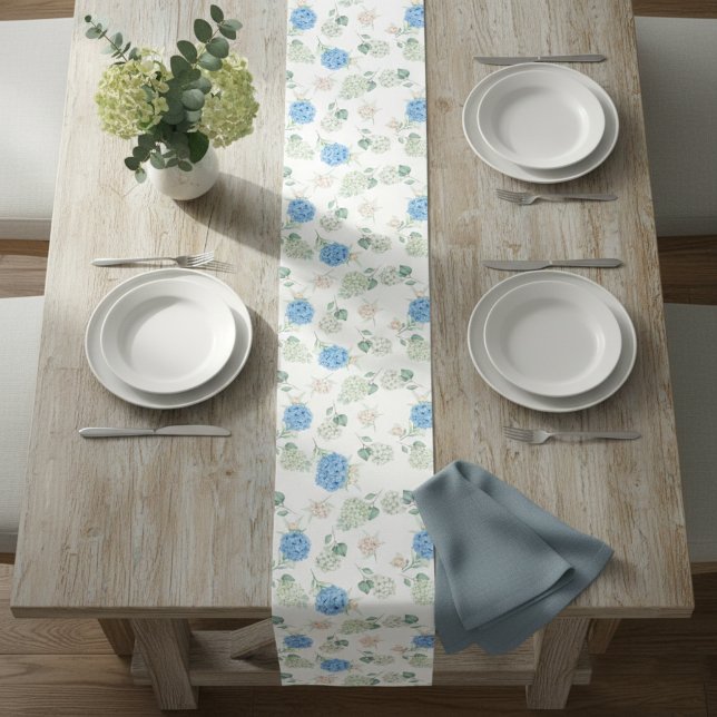 Chemin De Table Moyen Floral Runner Rug with Hydrangea Design  (Créateur téléchargé)