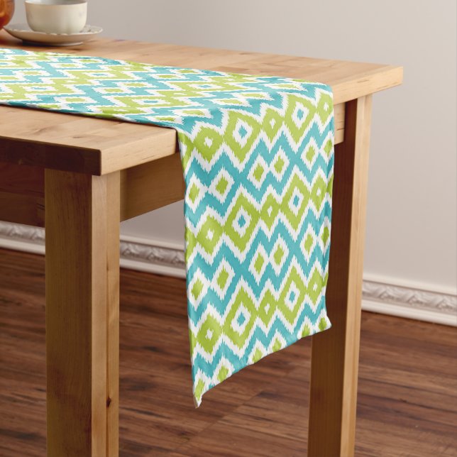 Chemin De Table Moyen Fun Lime Green Aqua Blue Ikat Art (In Situ)