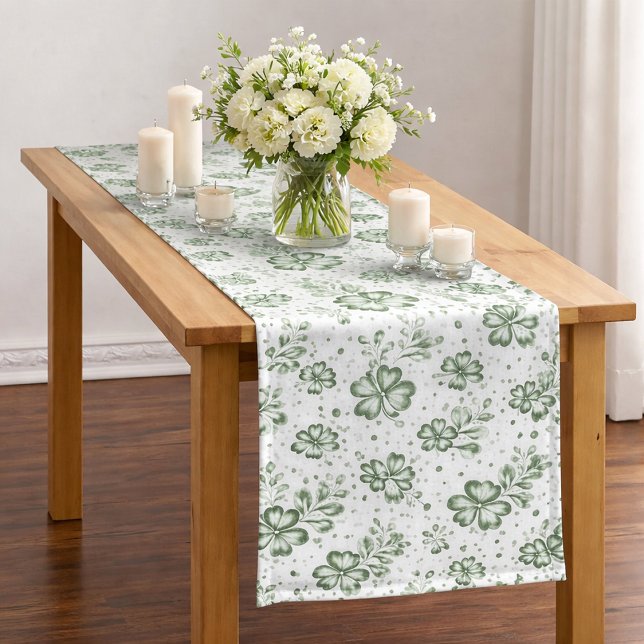 Chemin De Table Moyen  Green Clover Pattern  (Créateur téléchargé)