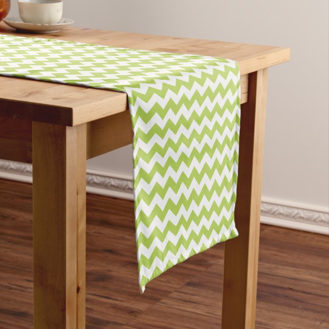 Chemin De Table Moyen Green Zigzag, Green Chevron, Motif géométrique (In Situ)