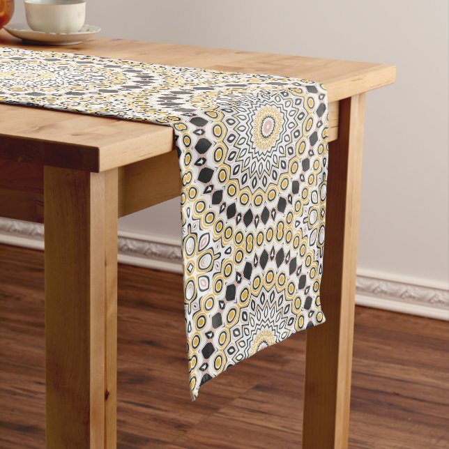 Chemin De Table Moyen Motif de mandala doré et charbon (In Situ)