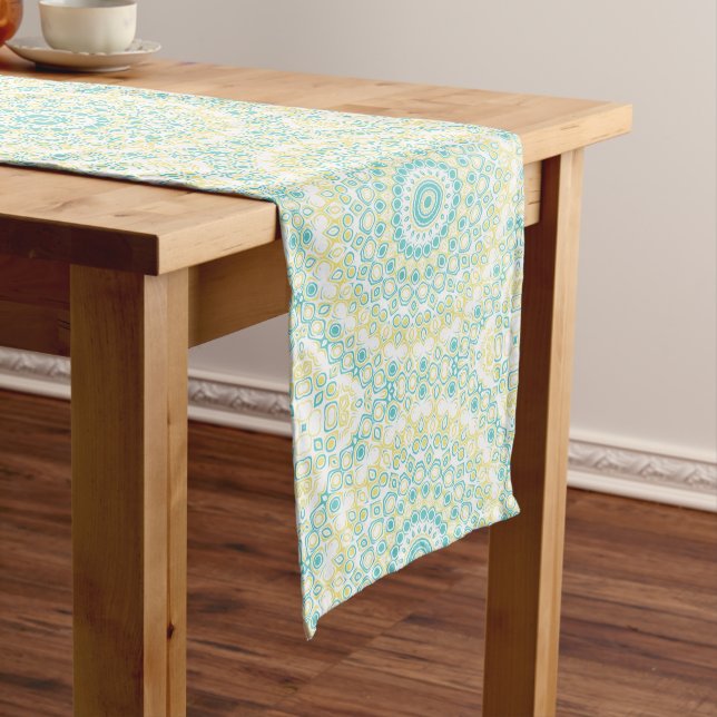 Chemin De Table Moyen Motif Mandala géométrique turquoise et jaune (In Situ)