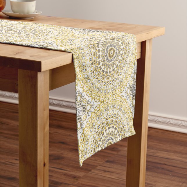 Chemin De Table Moyen Motif Mandala jaune or (In Situ)