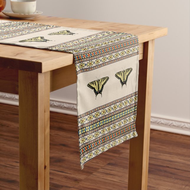 Chemin De Table Moyen Papillon Southwestern jaune Swallowtail (In Situ)