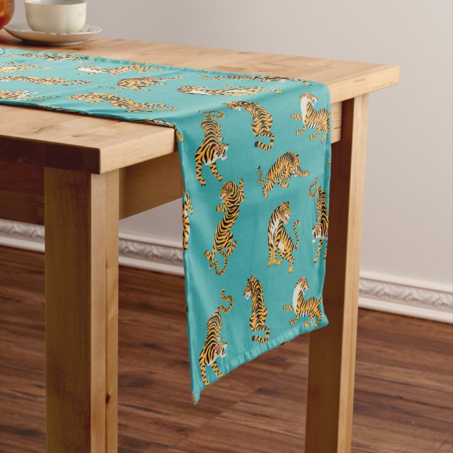 Chemin De Table Moyen Tiger sur Motif Turquoise (In Situ)