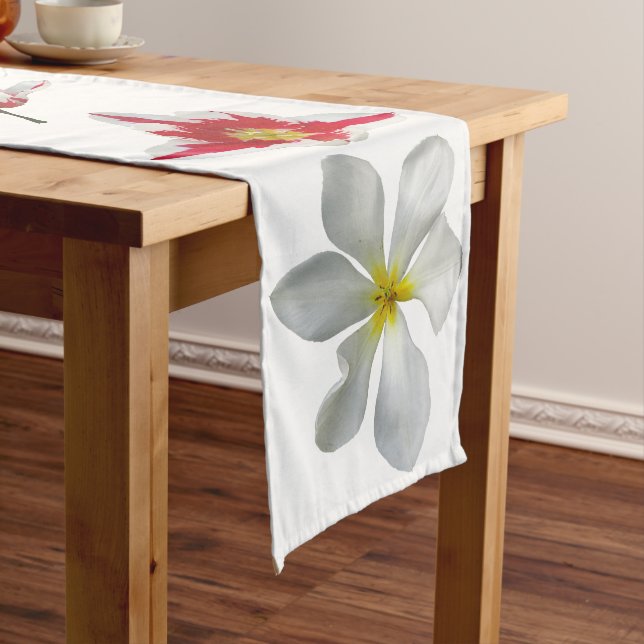 Chemin De Table Moyen Tulipes blanches rouges fermer le coureur de table (In Situ)