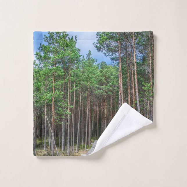Chemin en bois dans la pinède (Gant de toilette)