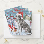 Chemise Dossier Greyhound Winter Wonderland Christmas Joie<br><div class="desc">Ce design festif reflète l'esprit joyeux de la période des fêtes, avec un adorable petit portant un chapeau de Père Noël. Le chien est niché dans un pays des merveilles hivernales, avec un bonhomme de neige, un sapin de Noël décoré et des cadeaux joliment emballés. Les flocons de neige tombent...</div>