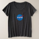Chemise T-Shirt Iconic NASA pour femmes plus taill<br><div class="desc">Cet article est sans conteste le symbole de notre époque : l'insigne classique de la NASA. Un symbole audacieux qui, comme la NASA elle-même, ne connaît aucune limite. Immédiatement reconnaissable à travers le monde, l'Insignia de la NASA a longtemps défendu le progrès, l'innovation, et le type d'audace et d'audace quasiment...</div>