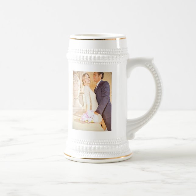 Cherri et Luis épousant la tasse de stein (Droite)