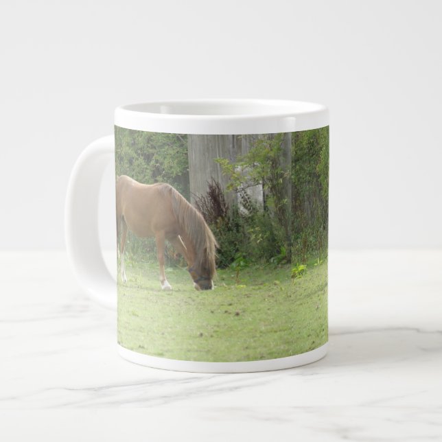 Chestnut Brown Cheval Pâturage Mug (Devant gauche)