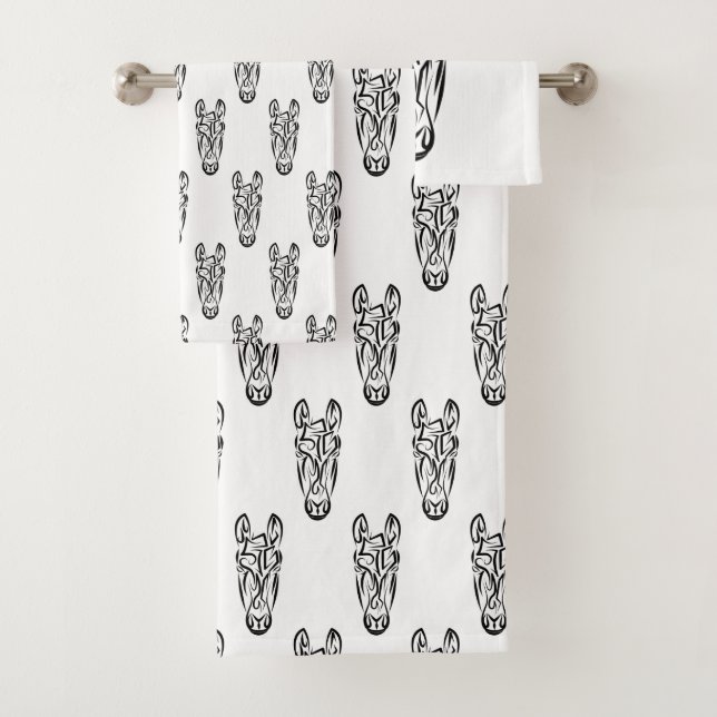 Cheval tribal noir et blanc (En situation)