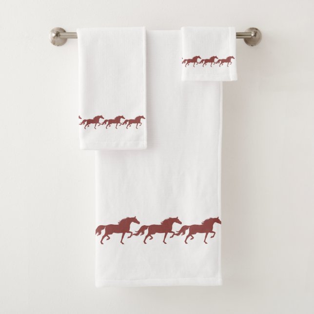 Chevaux de baie bruns élégants et stylés sur fond  (En situation)