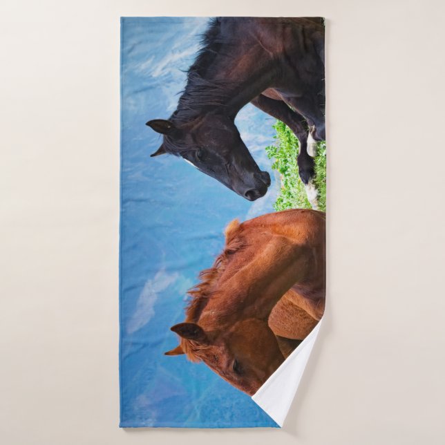 Chevaux de Moody Mountain : Un voyage d'art raffin (Serviette de bain)