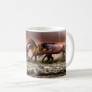 Chevaux fonctionnant sur la tasse de café de plag
