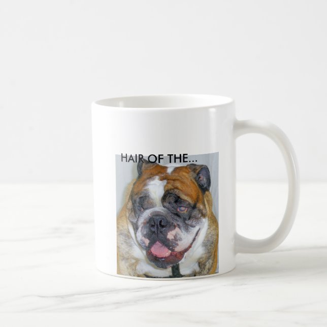 CHEVEUX de Sassydog de la tasse de bouledogue de (Droite)