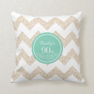 Chevron 90e anniversaire Coussin de fête avec nom