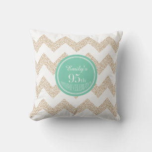 Chevron 95e anniversaire fête avec nom Coussin