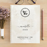 Chic Cream Marble Nom Année Custom Business Logo<br><div class="desc">Cet élégant planificateur conviendra parfaitement à vos besoins commerciaux et promotionnels. Ajoutez facilement vos propres détails en cliquant sur l'option "personnaliser".</div>