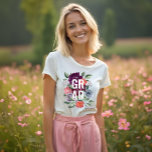 Chic Floral Peonies Rose Blossoms Graduation<br><div class="desc">Peonies florales chic et t-shirt rose fleurie. Le design présente nos roses peints à l'huile dessinés à la main et des fleurs de pivoine qui sont magnifiquement arrangés. Customisez avec le nom de votre diplômé et l'année scolaire. L'envers présente nos roses peints à l'huile dessinés à la main et des...</div>