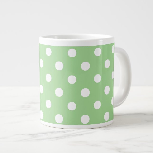 Chic Jumbo Café Mug : Polkas blancs sur vert (Devant droit)
