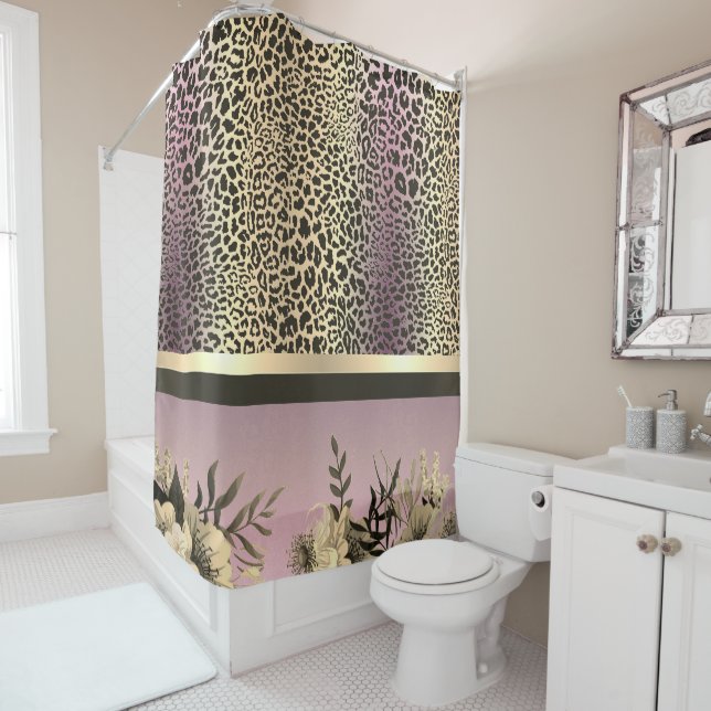 Chic Lavender Gold Safari rideau de douche (En situation)