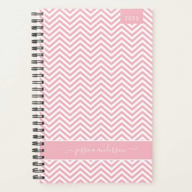 Chic moderne Chevron Zigzag Blush Rose Girl Script (Devant)