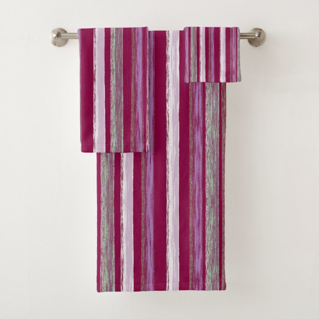 Chic Plum Rose Beach Hut Stripes Art par Heva Weva (En situation)