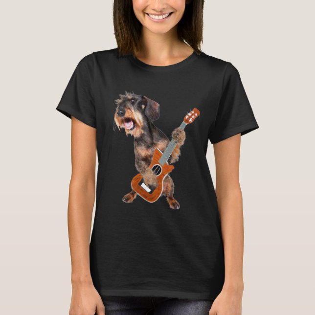 Chien Dachshund en cheveux Jouant T-shirt guitare (Devant)