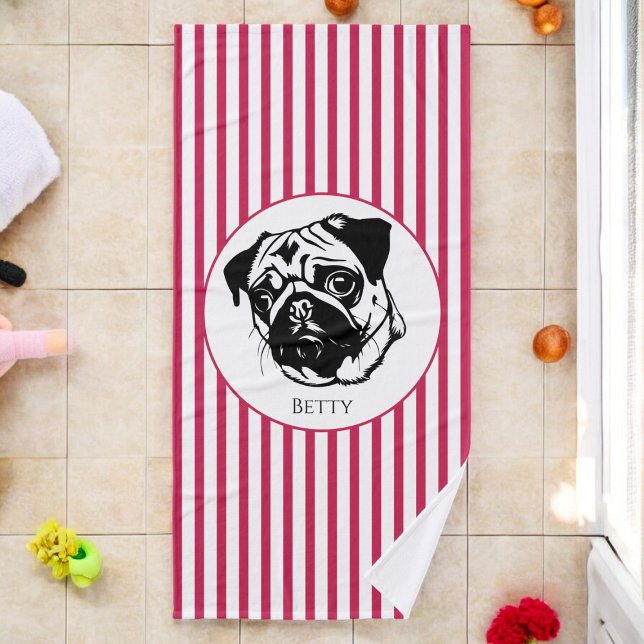 chien de carlin personnalisé tendance élégant pers (fun cute towel featuring a pug , ideal for a personalized dogs towel or a gift for a pug lover)