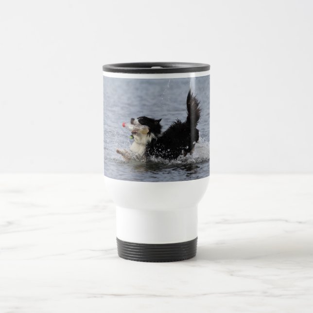 Chien drôle dans l'eau, tasse personnalisable (Centre)