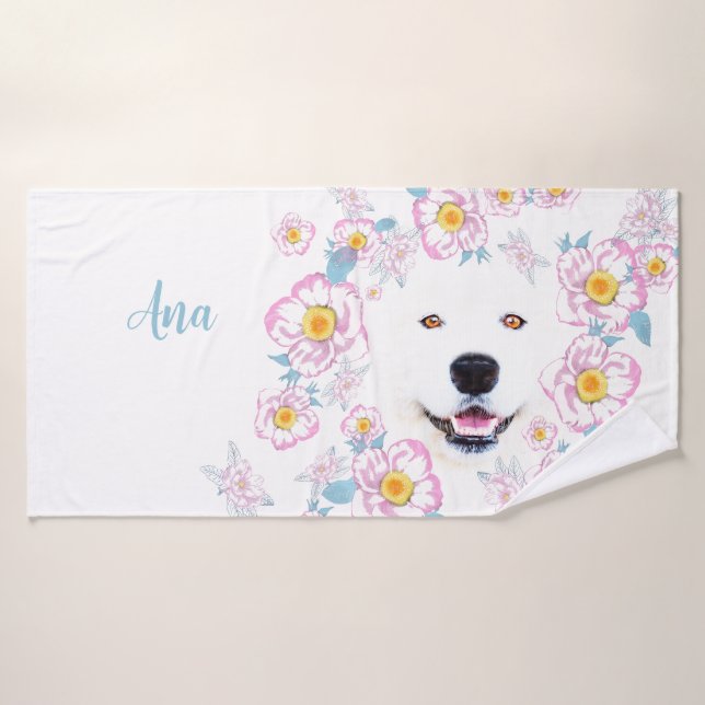 Chien Samoyed et fleurs roses, nom customisé (Serviette de bain)