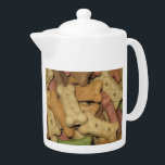 Chien Traite Teapot<br><div class="desc">Un joli design pour tous les amoureux de les chiens ! Ou les amateurs de biscuits pour chien - hé,  je ne suis pas un à juger! lol ; -) Design simple,  une photo de gâteries pour chien! Photo originale de Sunny. Copyright 2013</div>