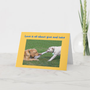 Chiens de carte amusants Jouer de la toug avec des
