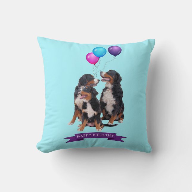 Chiens de montagne bernois heureux Coussin d'anniv (Recto)