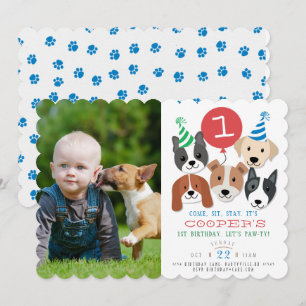 Chiens et invitation rouge d'anniversaire de photo