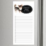 Chihuahua Liste d'achats Bloc-notes magnétique<br><div class="desc">Des choses adorables pour aller chercher les cheveux longs Chihuahua chien avec un cadre en damier noir personnalisé avec votre nom.</div>
