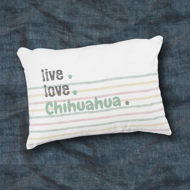 Chihuahua Maman Live Love Accent Coussin (Chihuahua lovers, this throw pillow is perfect to show off your favorite pup!)