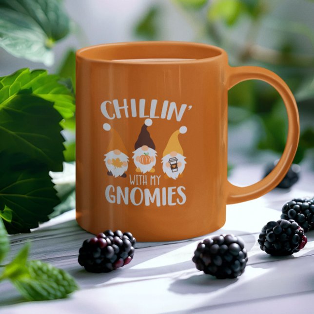 Chillin Avec Mes Gnomies Café Mug (Créateur téléchargé)