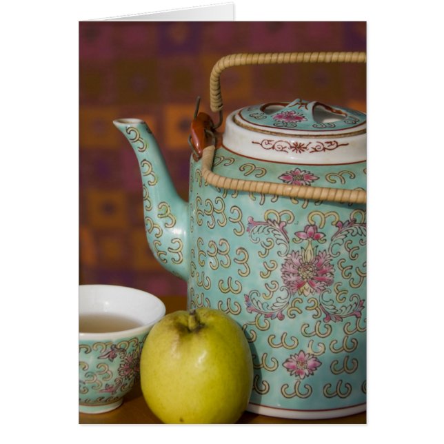 Chine, Hong Kong. théière chinoise traditionnelle  (Devant)